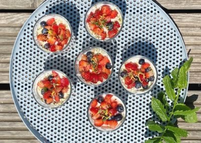 Sommerfrühstück: Milchreis mit Erdbeeren